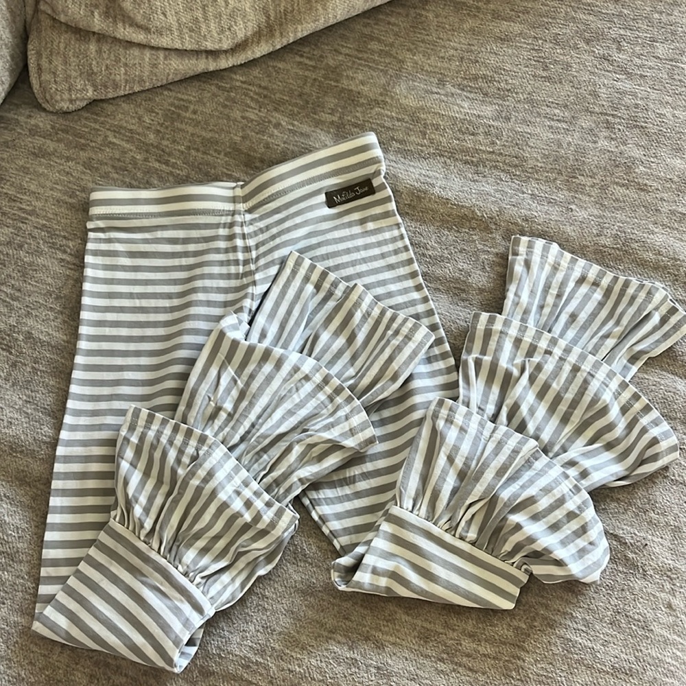 EXCELLENT condition gray and white striped Matilda Jane Bennys